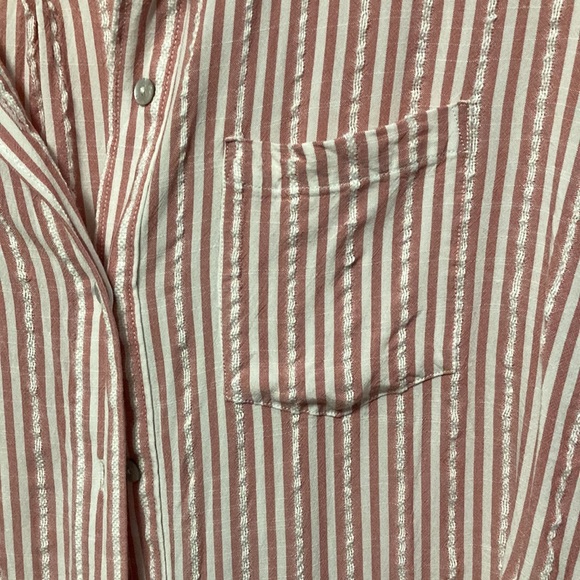 Universal Thread button down - Picture 2 of 5